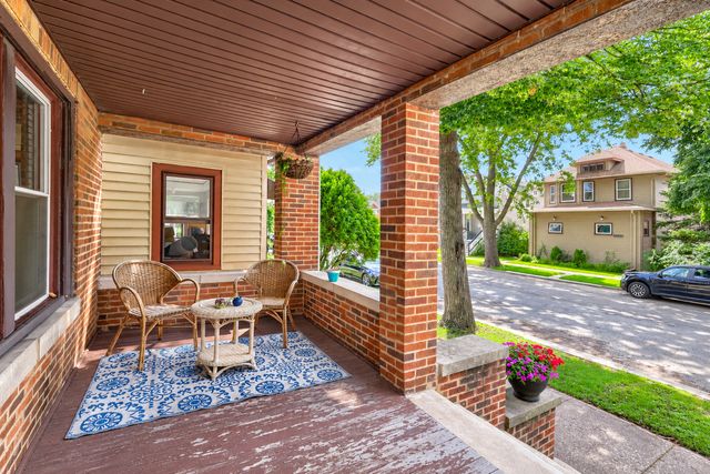 1002 Circle Avenue, Forest Park, IL 60130