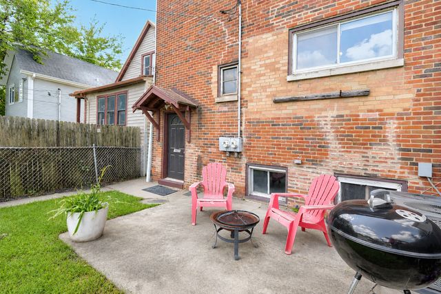 1002 Circle Avenue, Forest Park, IL 60130