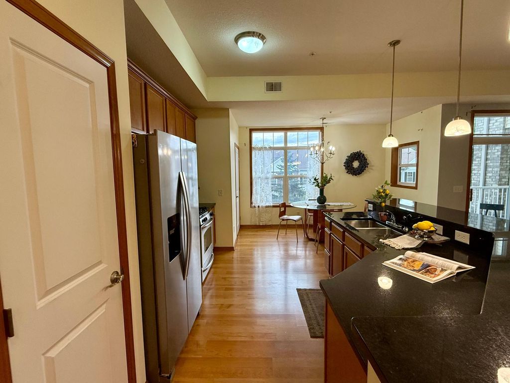 1244 County Road D E 102, Maplewood, MN 55109 — photo 3