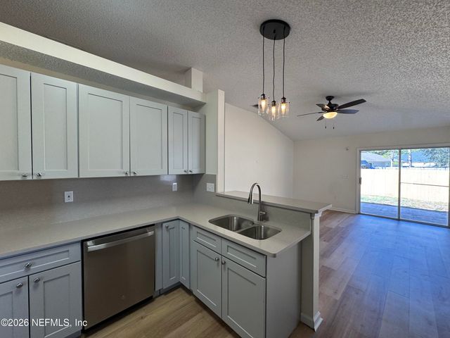 8038 TIMBER POINT Drive, Jacksonville, FL 32244