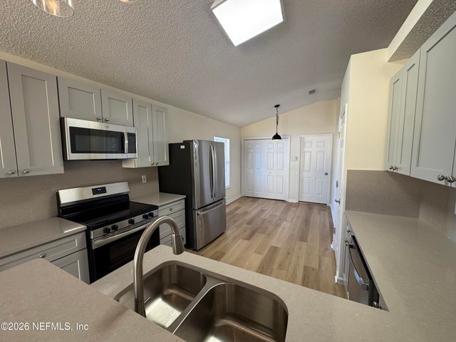 8038 TIMBER POINT Drive, Jacksonville, FL 32244