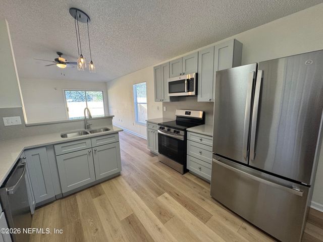 8038 TIMBER POINT Drive, Jacksonville, FL 32244