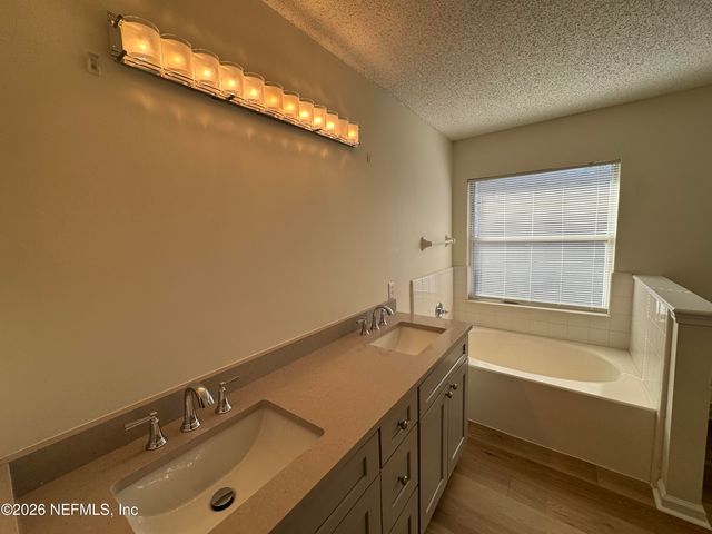 8038 TIMBER POINT Drive, Jacksonville, FL 32244