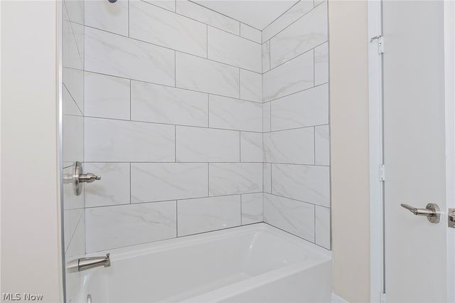 127 Brush Road, Richmond Heights, OH 44143