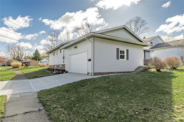 127 Brush Road, Richmond Heights, OH 44143