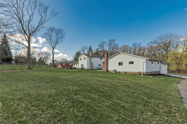 127 Brush Road, Richmond Heights, OH 44143