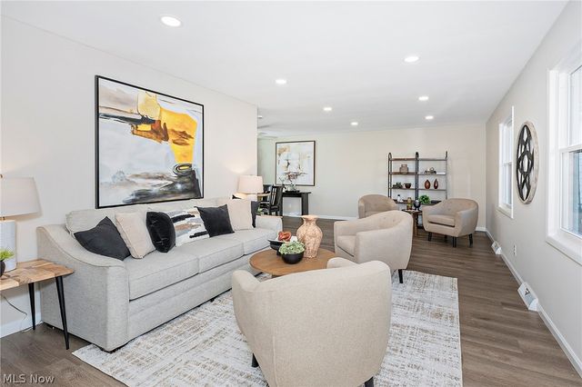 127 Brush Road, Richmond Heights, OH 44143