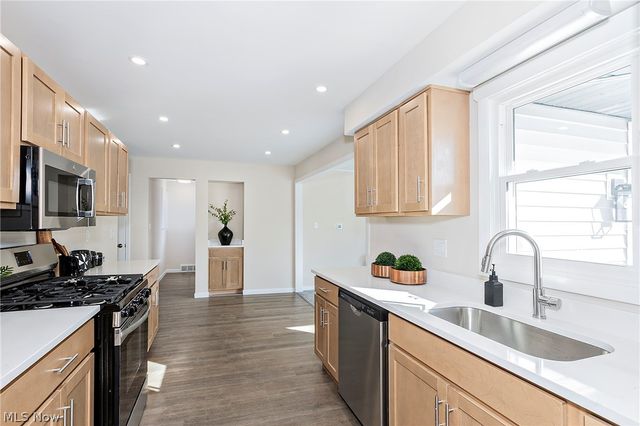 127 Brush Road, Richmond Heights, OH 44143