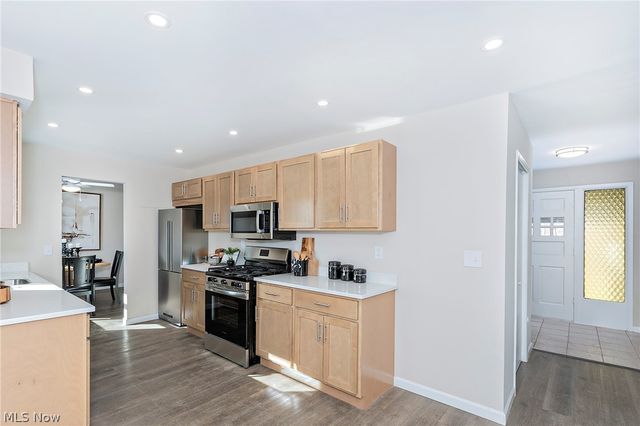 127 Brush Road, Richmond Heights, OH 44143