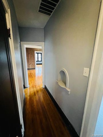 2919 Fullerton Street, Detroit, MI 48238