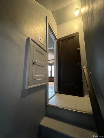 2919 Fullerton Street, Detroit, MI 48238