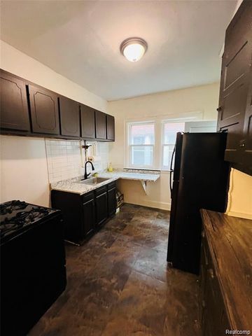 2919 Fullerton Street, Detroit, MI 48238