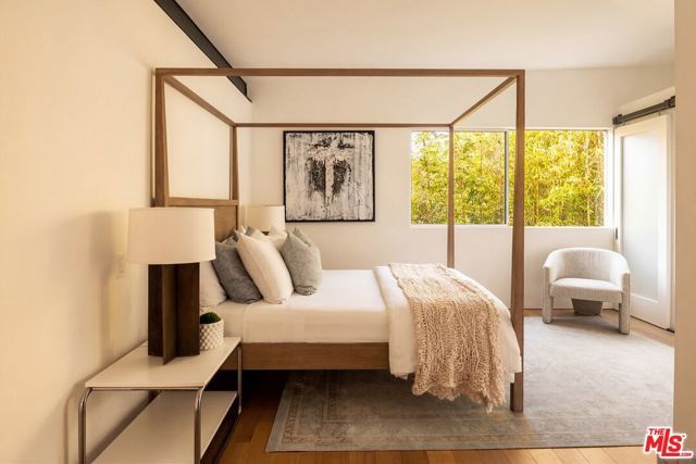 562 Stassi Lane, Santa Monica, CA 90402