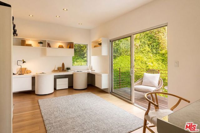 562 Stassi Lane, Santa Monica, CA 90402