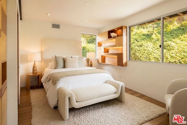 562 Stassi Lane, Santa Monica, CA 90402