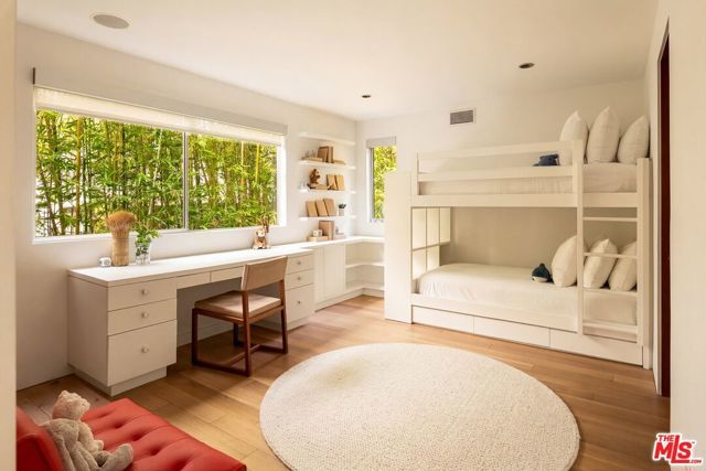 562 Stassi Lane, Santa Monica, CA 90402