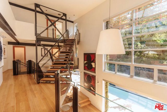 562 Stassi Lane, Santa Monica, CA 90402