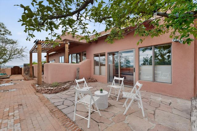 26 Calle Del Sol, Placitas, NM 87043