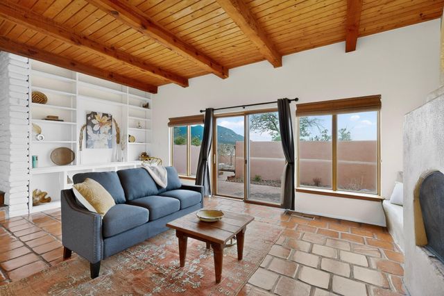 26 Calle Del Sol, Placitas, NM 87043