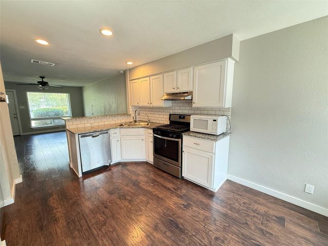 10702 Lanshire DR B, Austin, TX 78758