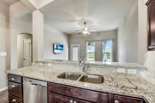 135 Brocks Lane, Montgomery, TX 77356