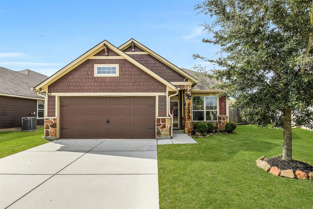 135 Brocks Lane, Montgomery, TX 77356