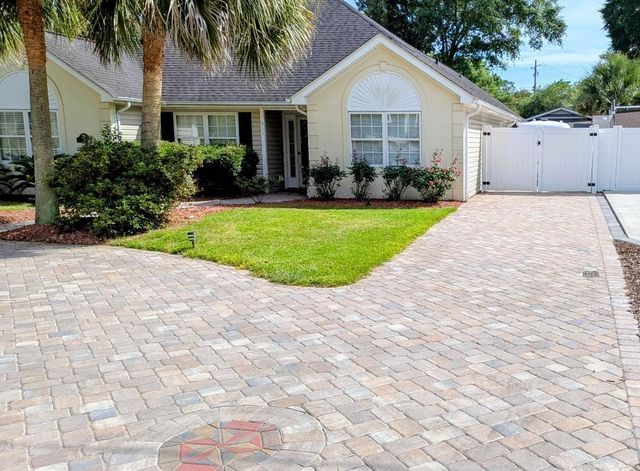 611 5th Ave. N, Surfside Beach, SC 29575