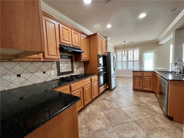 15521 WHISTLING STRAITS DR, Austin, TX 78717