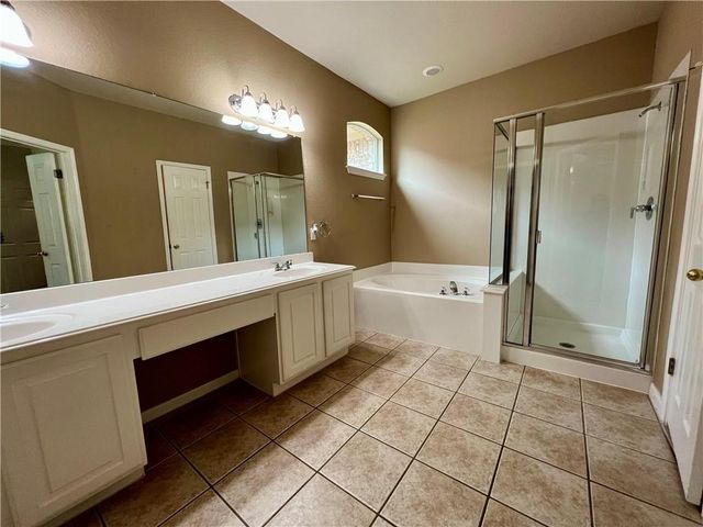 15521 WHISTLING STRAITS DR, Austin, TX 78717