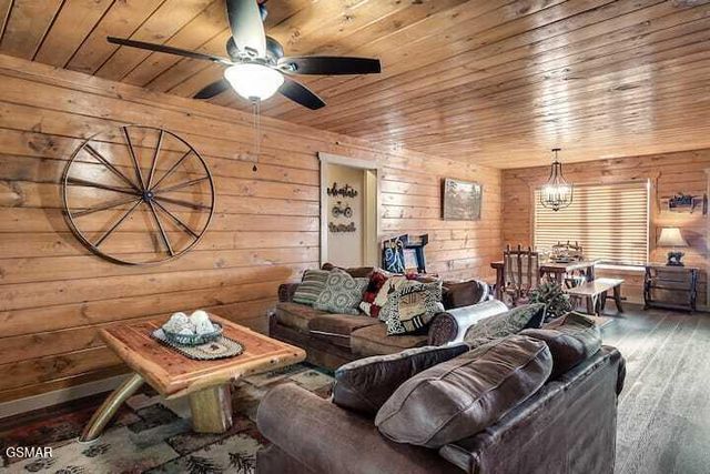 2012 Slippery Rock Circle, Sevierville, TN 37862