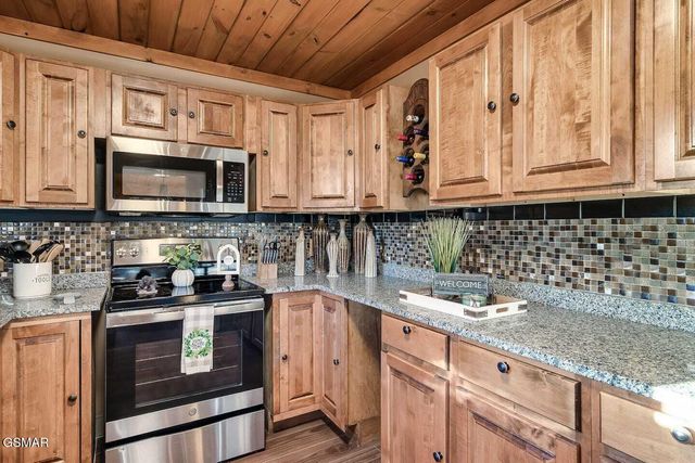 2012 Slippery Rock Circle, Sevierville, TN 37862