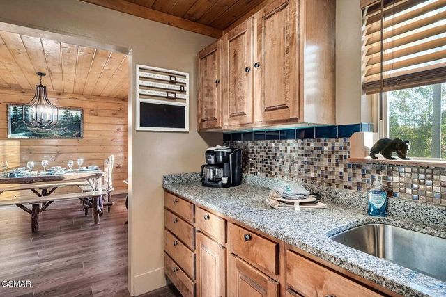 2012 Slippery Rock Circle, Sevierville, TN 37862