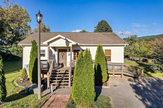 2012 Slippery Rock Circle, Sevierville, TN 37862