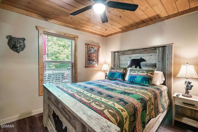 2012 Slippery Rock Circle, Sevierville, TN 37862