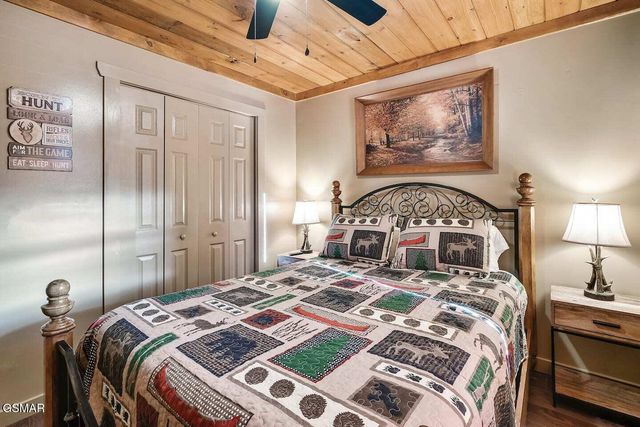 2012 Slippery Rock Circle, Sevierville, TN 37862