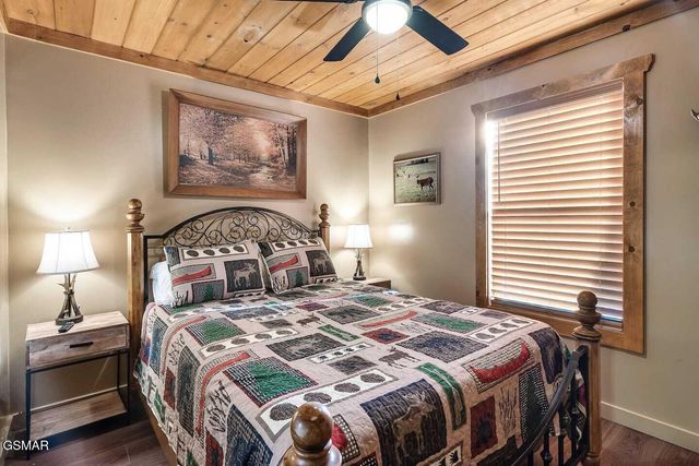 2012 Slippery Rock Circle, Sevierville, TN 37862