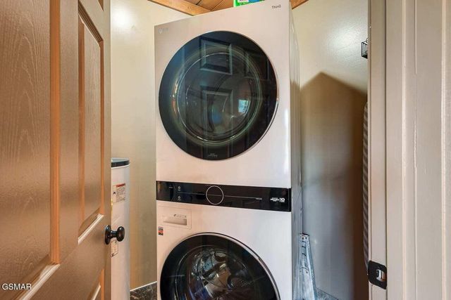 2012 Slippery Rock Circle, Sevierville, TN 37862