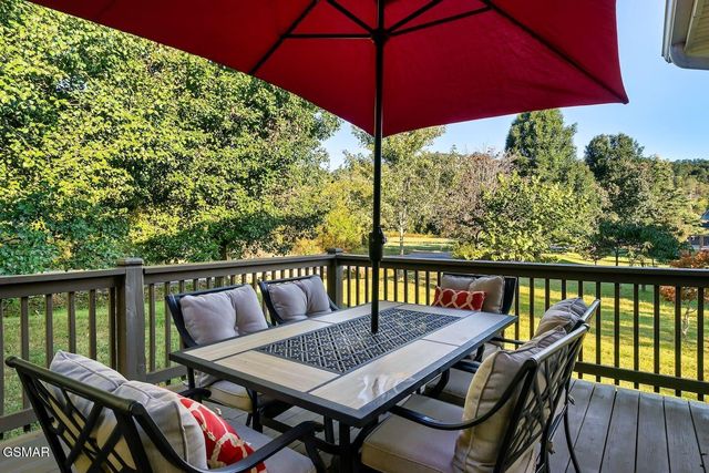 2012 Slippery Rock Circle, Sevierville, TN 37862