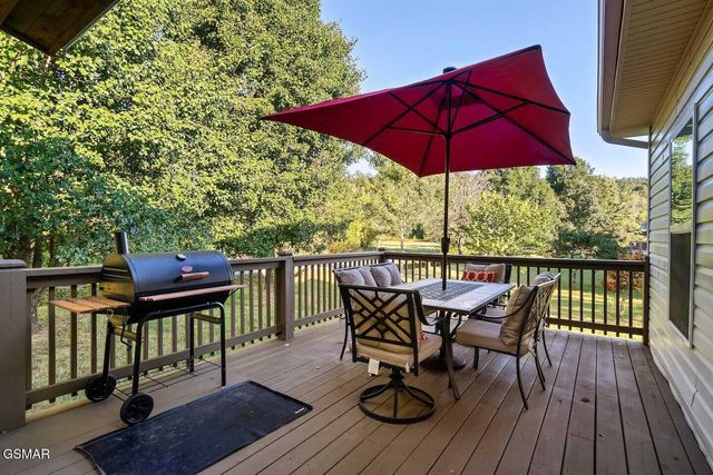 2012 Slippery Rock Circle, Sevierville, TN 37862