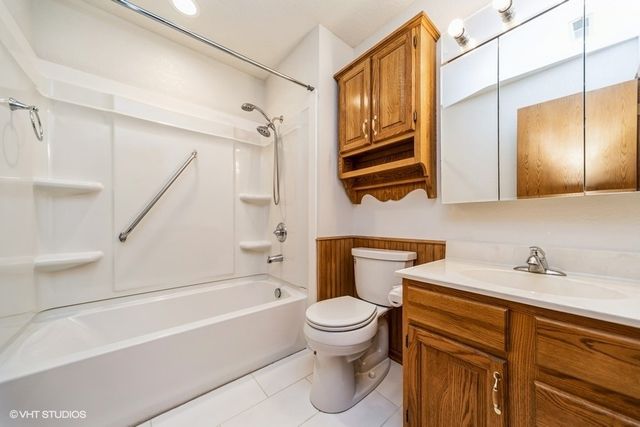 409 SE Delaware Avenue 207, Ankeny, IA 50021