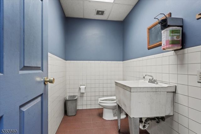 7 White Rd, West Milford Twp., NJ 07421