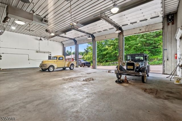 7 White Rd, West Milford Twp., NJ 07421