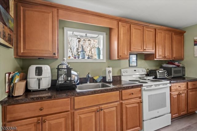 7 White Rd, West Milford Twp., NJ 07421