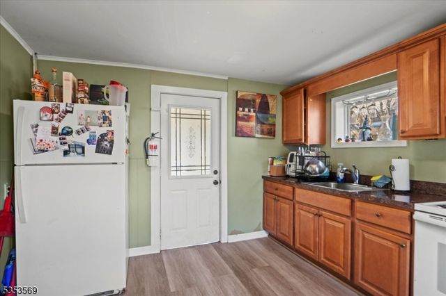 7 White Rd, West Milford Twp., NJ 07421