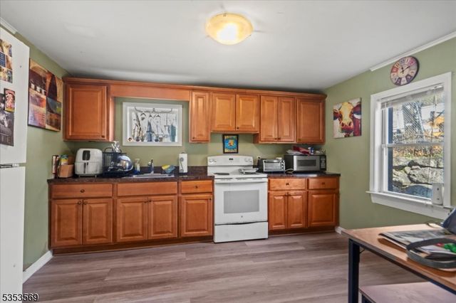 7 White Rd, West Milford Twp., NJ 07421