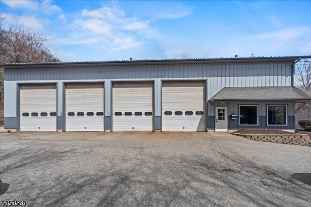 7 White Rd, West Milford Twp., NJ 07421