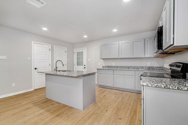 1128 E Broadway Avenue, Fort Worth, TX 76104