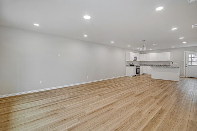 1128 E Broadway Avenue, Fort Worth, TX 76104