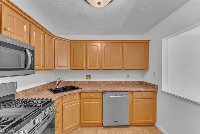 4215 Jennings Ridge Drive, Cleveland, OH 44109