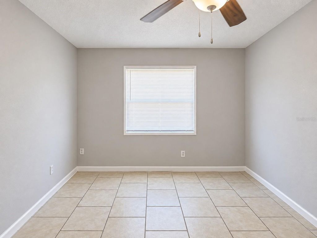 Image 13 of property listing at 2771 L B MCLEOD ROAD A, Orlando, FL 32805